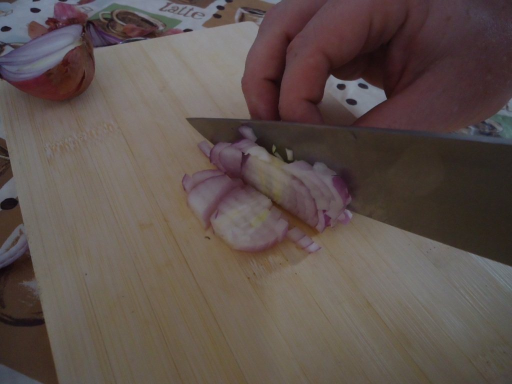 How to Slice and Dice an Onion like a Pro 5